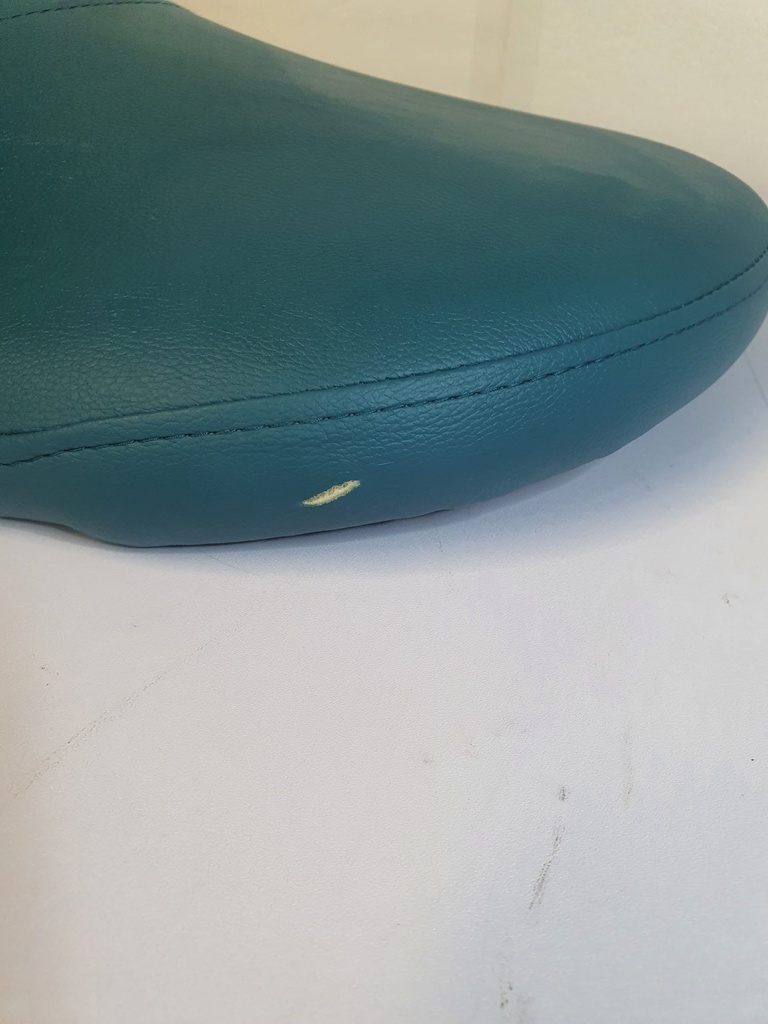 Behandlungshocker ZWEEZI höhenverstellbar von 58-85 cm Sattelsitz, EVERGREEN - Der Stuhl ist neu und originalverpackt, hat jedoch einen kleinen Riss an der Seite der Sitzfläche.