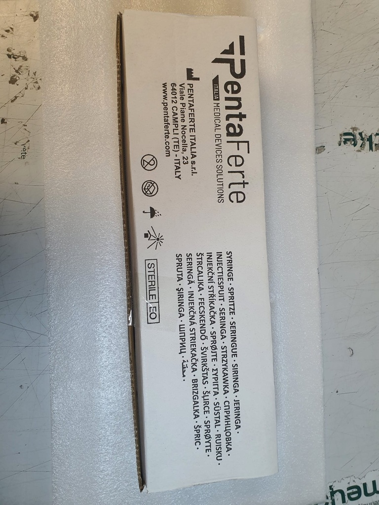 Disposable 2.5 ml syringe, 3‑part design with rubber plunger